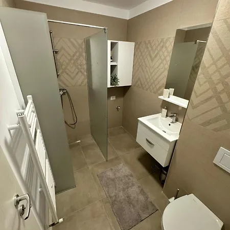 Apartment Myhouse 1 Ploiesti